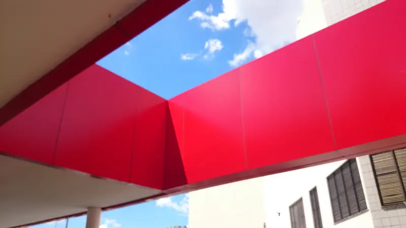 Obra de fachada e comunicação visual executada pela Alumulti — foto 05