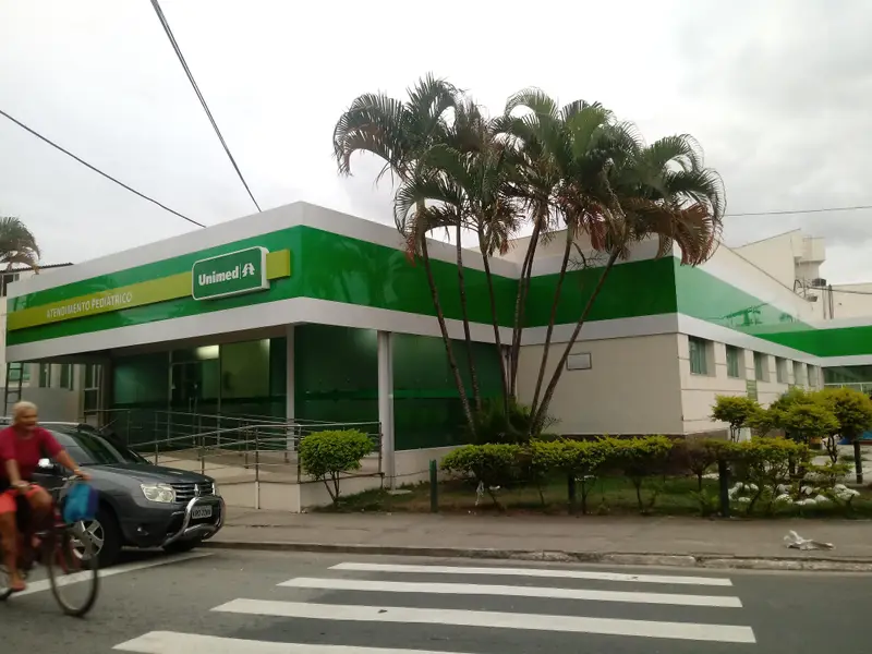 Obra de fachada e comunicação visual executada pela Alumulti — foto 11