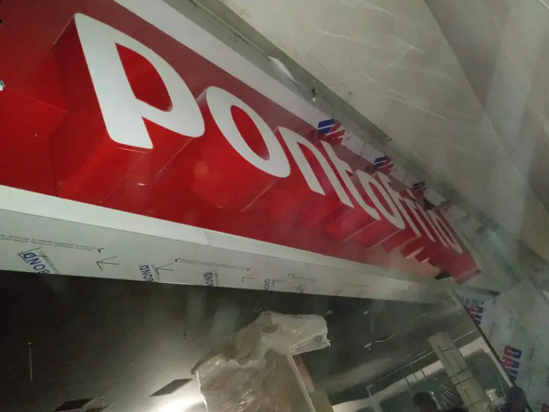 Obra de fachada e comunicação visual executada pela Alumulti — foto 15