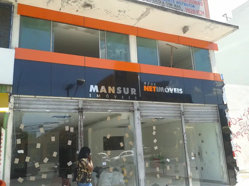 Obra de fachada e comunicação visual executada pela Alumulti — foto 21