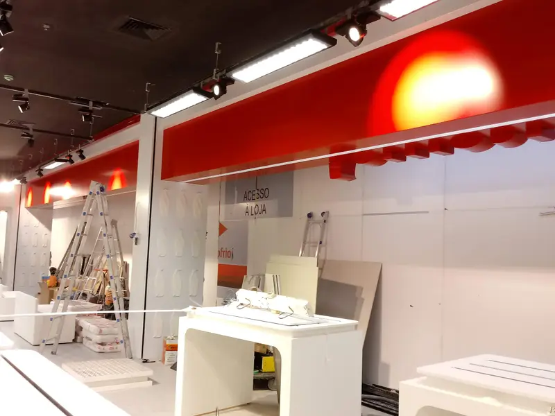 Obra de fachada e comunicação visual executada pela Alumulti — foto 37