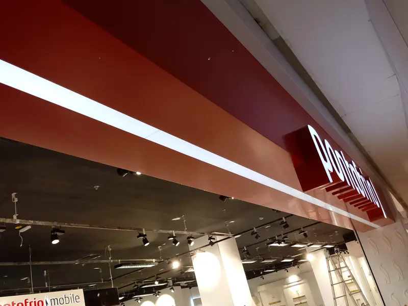 Obra de fachada e comunicação visual executada pela Alumulti — foto 38