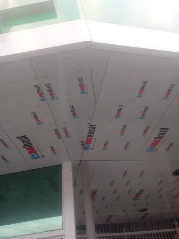 Obra de fachada e comunicação visual executada pela Alumulti — foto 47