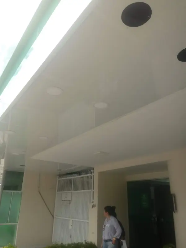 Obra de fachada e comunicação visual executada pela Alumulti — foto 53